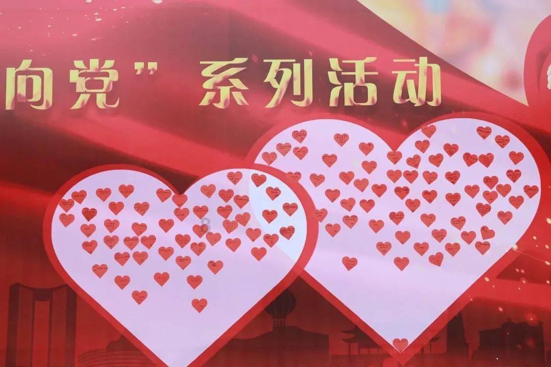 苏菲亚和安伯的休闲装